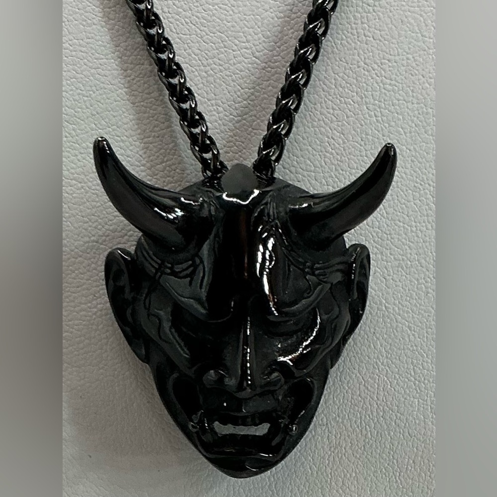 BLACK HORNED DEVIL PENDANT NECKLACE UNISEX